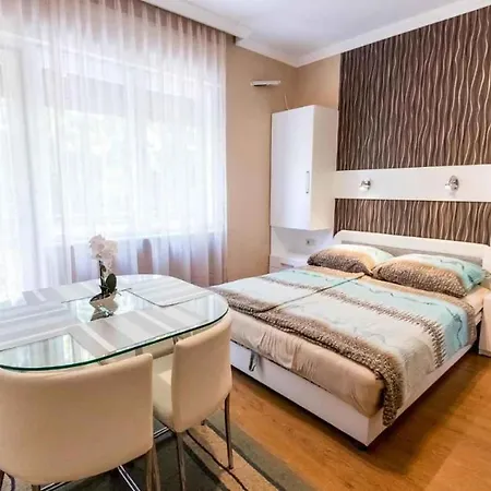 In - Balaton 49198 * Siófok