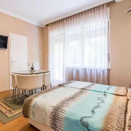 In - Balaton 49198 *